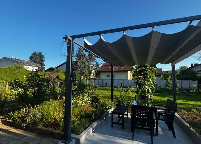 Garden - Free Parking *